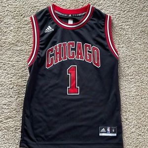 Youth size med Chicago bulls jersey